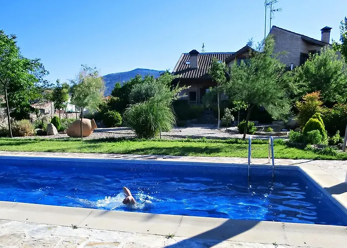 El Capricho De Los Montes Bed & Breakfast Las Navillas photo